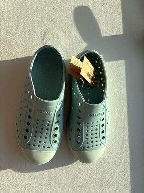 Native Shoes Kids Slip-On Water Shoes size C11 /5-6T brand new with tag